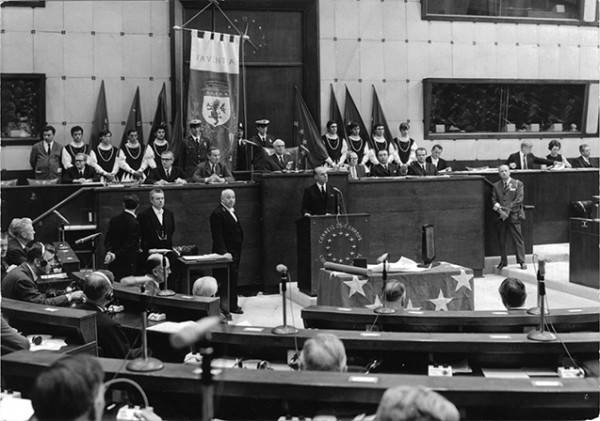 Cerimonia-di-conferimento-del-Premio-Citta-d-Europa-Parlamento-Europeo-Strasburgo-1968_reference
